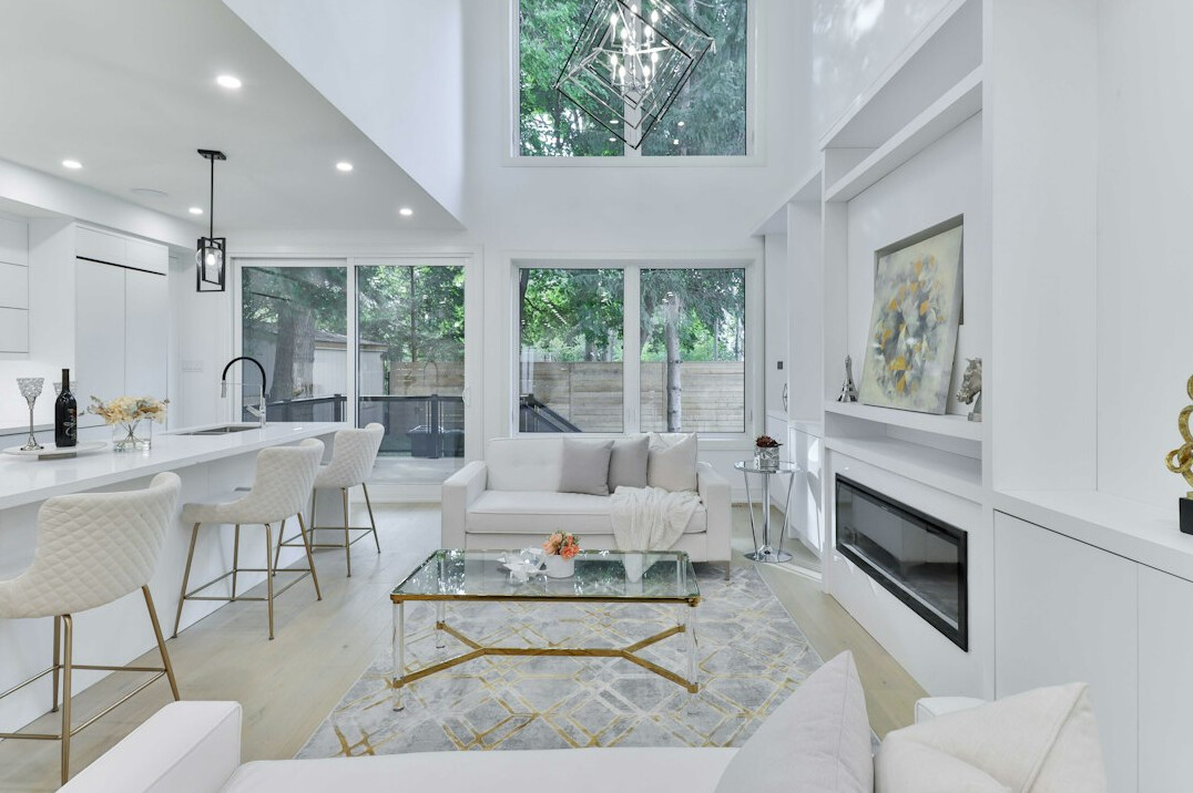 celebrity mansion living room