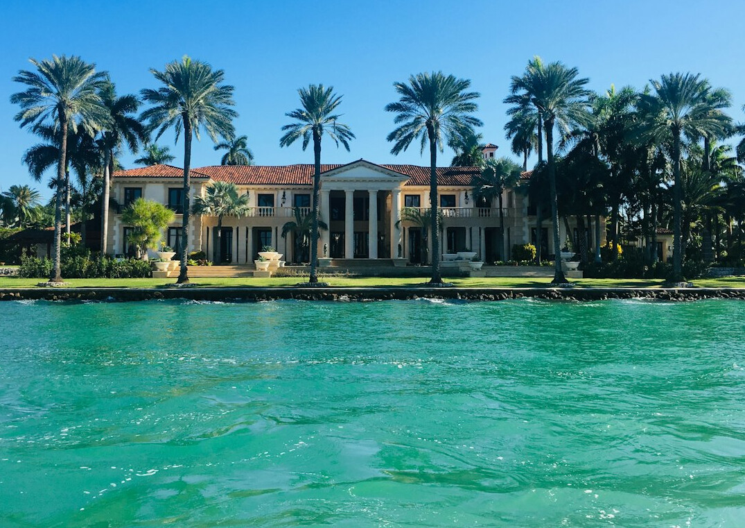 celebrity mansion exterior